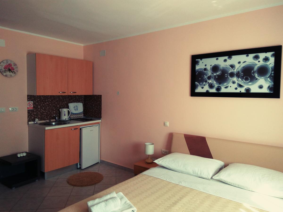 Aparthotel Viola Пьешчана-Увала Экстерьер фото