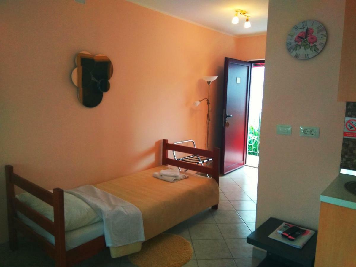 Aparthotel Viola Пьешчана-Увала Экстерьер фото